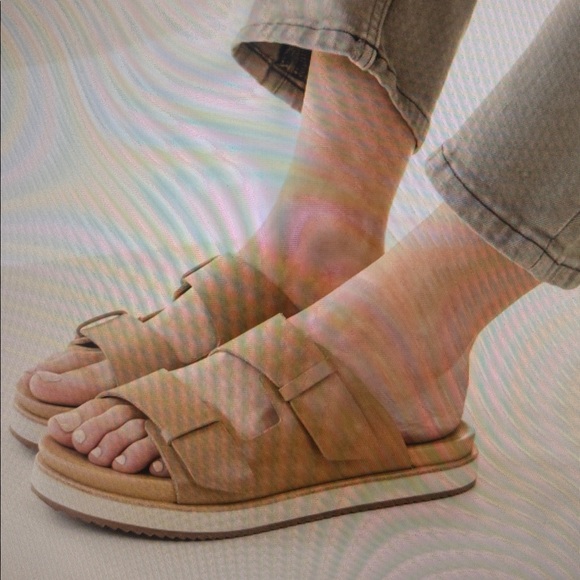 Nisolo Shoes - NWB Nisolo Womens Ella Go To Platform Sandal.  Size 6.5. Color Almond
